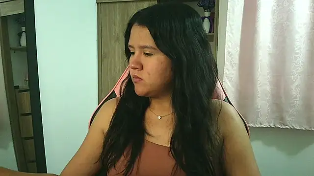 Oliviawatson1 online show from November 26, 2025, 1:00 pm