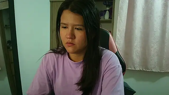 Oliviawatson1 online show from April 14, 2026, 12:10 pm