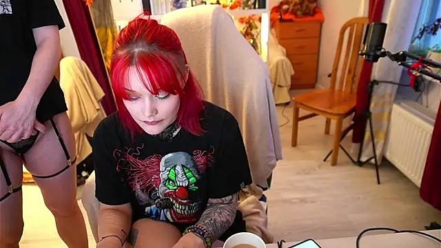 Snapshot of Sova173 chatting on November 5, 2025, 1:03 pm Sova173 online show from November 5, 2025, 1:03 pm