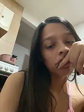 Snapshot of Evermorre chatting on December 17, 2025, 10:53 am Evermorre online show from December 17, 2025, 10:53 am