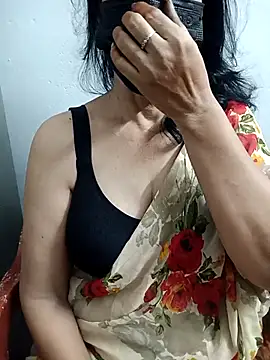 Snapshot of ammala_honey chatting on September 12, 2025, 5:24 pm ammala honey online show from September 12, 2025, 5:24 pm