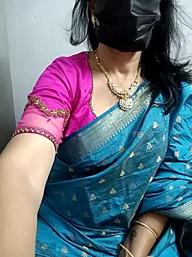 Snapshot of ammala_honey chatting on October 31, 2025, 3:08 pm ammala honey online show from October 31, 2025, 3:08 pm