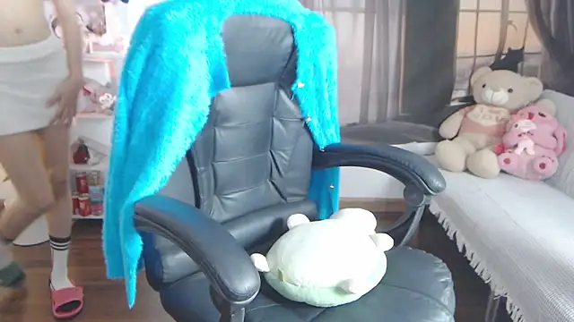 Snapshot of Suzie_Wet_Cave chatting on October 23, 2025, 11:42 am Suzie Wet Cave online show from October 23, 2025, 11:42 am