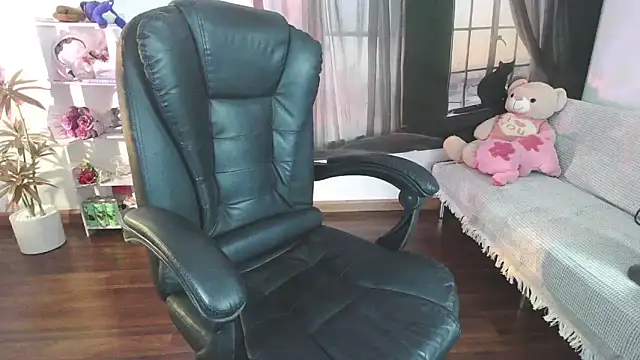 Snapshot of Suzie_Wet_Cave chatting on November 2, 2025, 6:57 pm Suzie Wet Cave online show from November 2, 2025, 6:57 pm