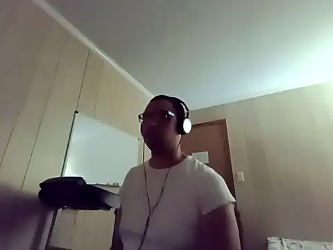 Snapshot of NaturalBeautyQueen chatting on September 26, 2025, 11:06 am NaturalBeautyQueen online show from September 26, 2025, 11:06 am