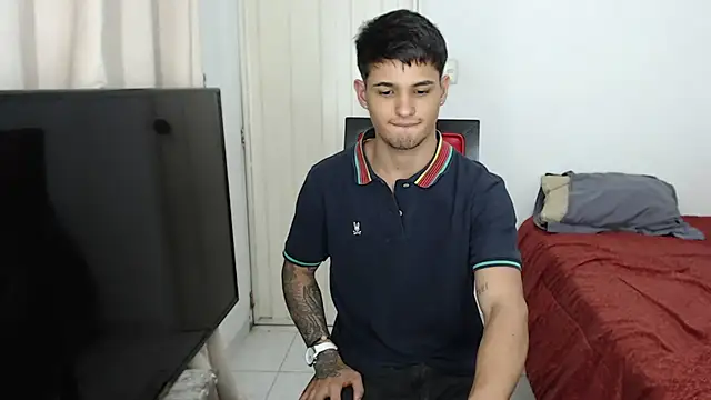 Snapshot of Alex_mojica chatting on November 7, 2025, 5:12 am Alex mojica online show from November 7, 2025, 5:12 am