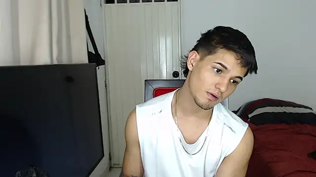 Snapshot of Alex_mojica chatting on November 8, 2025, 5:11 am Alex mojica online show from November 8, 2025, 5:11 am