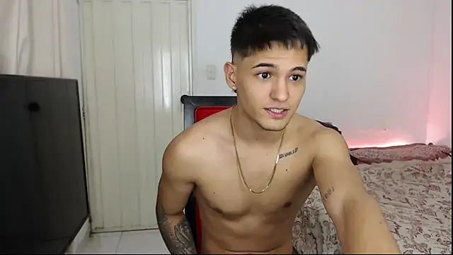 Snapshot of Alex_mojica chatting on November 13, 2025, 2:54 pm Alex mojica online show from November 13, 2025, 2:54 pm