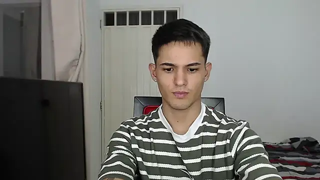 Snapshot of Alex_mojica chatting on November 21, 2025, 3:11 pm Alex mojica online show from November 21, 2025, 3:11 pm