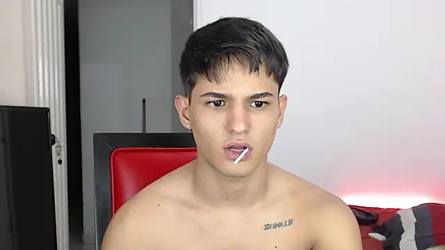 Snapshot of Alex_mojica chatting on November 9, 2025, 5:22 am Alex mojica online show from November 9, 2025, 5:22 am