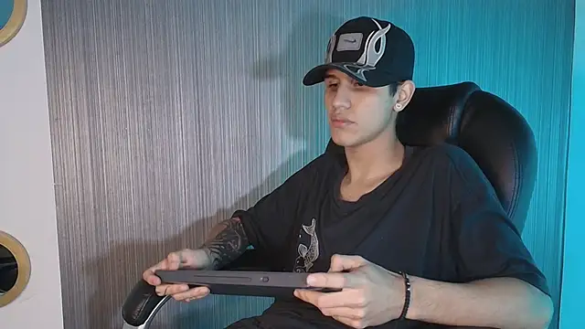 Snapshot of _realwav chatting on October 13, 2025, 6:48 am realwav online show from October 13, 2025, 6:48 am