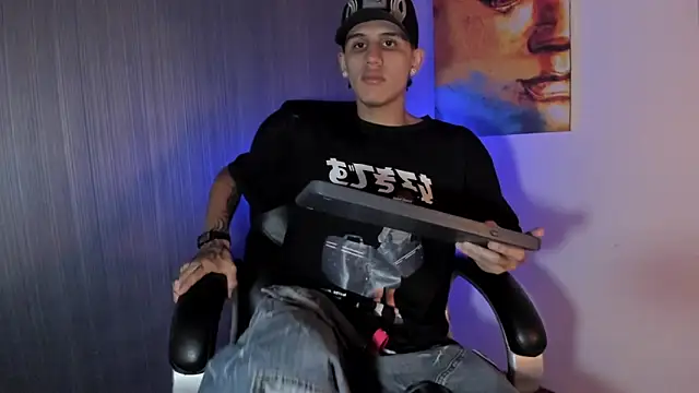 Snapshot of _realwav chatting on December 15, 2025, 5:46 am realwav online show from December 15, 2025, 5:46 am