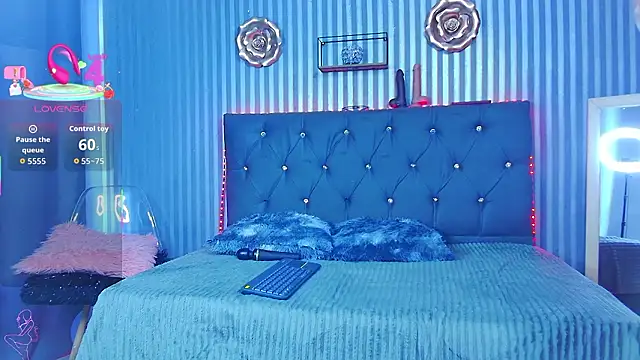 geminis milf online show from March 18, 2026, 7:04 pm