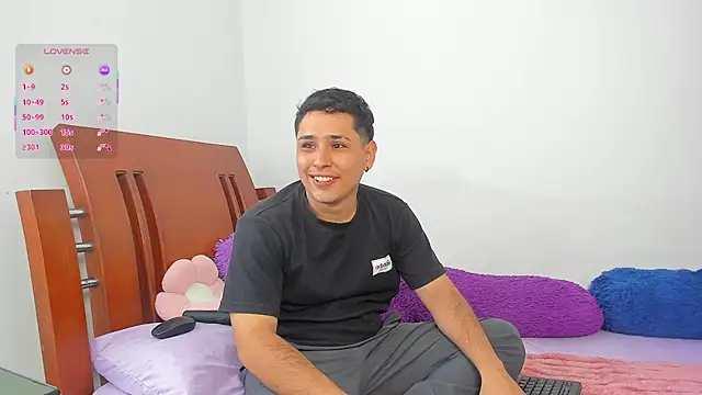 LordValdomero-00 online show from March 12, 2026, 8:46 pm