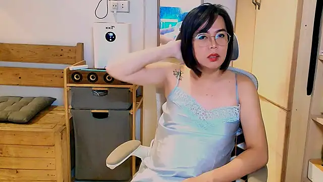 Snapshot of moriliciousxxx chatting on October 28, 2025, 11:58 pm moriliciousxxx online show from October 28, 2025, 11:58 pm