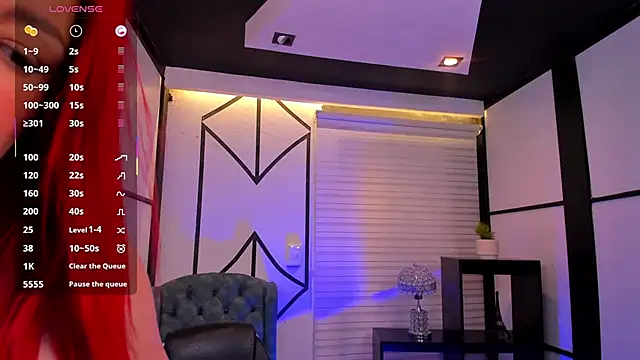 NahomiRichards  online show from November 26, 2025, 4:45 am