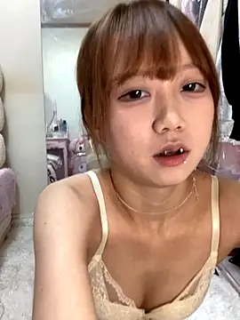 zaizaiNono online show from October 26, 2025, 1:33 pm