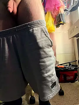 bearcub300 online show from February 2, 2026, 5:39 am