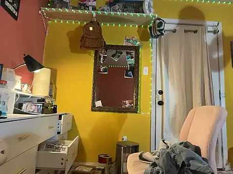 Snapshot of bearcub300 chatting on November 7, 2025, 12:26 am bearcub300 online show from November 7, 2025, 12:26 am