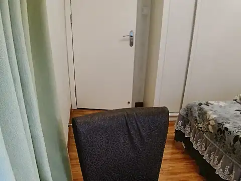 Snapshot of Winnie-01 chatting on March 17, 2026, 3:53 am Winnie-01 online show from March 17, 2026, 3:53 am