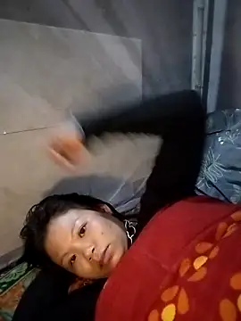 Snapshot of LinhNa999 chatting on February 8, 2026, 6:33 am LinhNa999 online show from February 8, 2026, 6:33 am