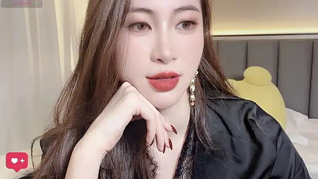 wuyueaini online show from November 8, 2025, 5:55 am