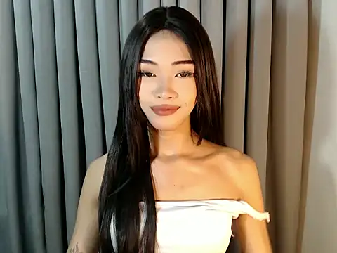 holyakiesha online show from April 6, 2026, 7:48 pm