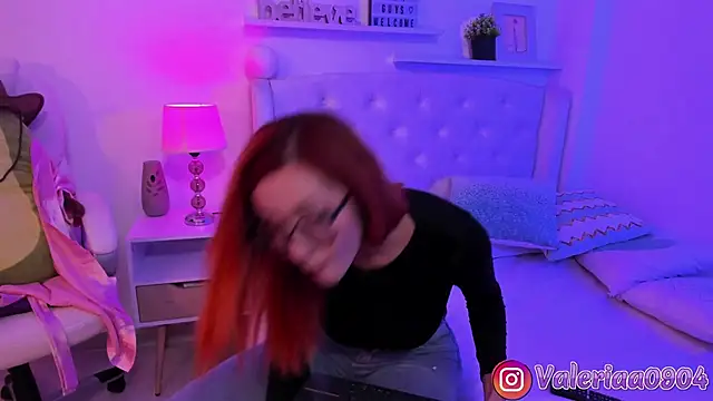 AmeliaRossi  online show from September 19, 2025, 6:06 am