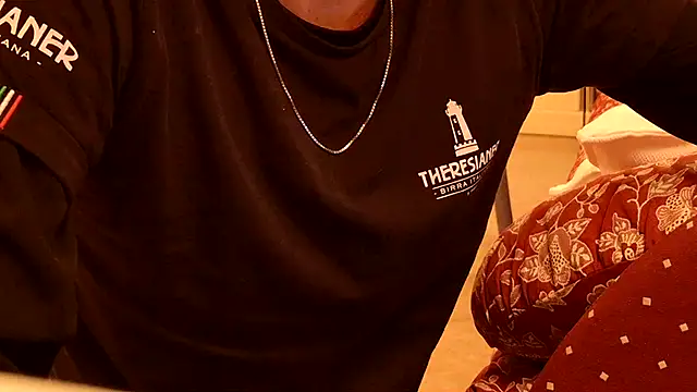 Snapshot of Manu97k chatting on October 31, 2025, 8:16 pm Manu97k online show from October 31, 2025, 8:16 pm