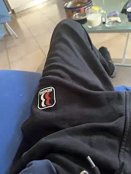 Snapshot of Manu97k chatting on October 26, 2025, 8:59 am Manu97k online show from October 26, 2025, 8:59 am