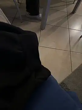 Snapshot of Manu97k chatting on October 28, 2025, 7:35 pm Manu97k online show from October 28, 2025, 7:35 pm