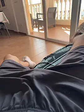 Snapshot of Manu97k chatting on November 4, 2025, 1:37 pm Manu97k online show from November 4, 2025, 1:37 pm