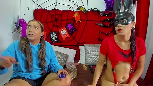 IsabelaANDalahia online show from October 22, 2025, 2:27 pm