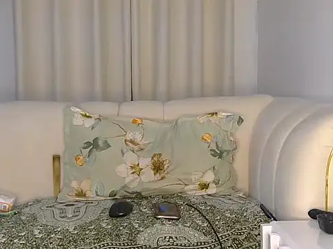 Snapshot of TinaFavourite chatting on November 14, 2025, 10:02 pm TinaFavourite online show from November 14, 2025, 10:02 pm