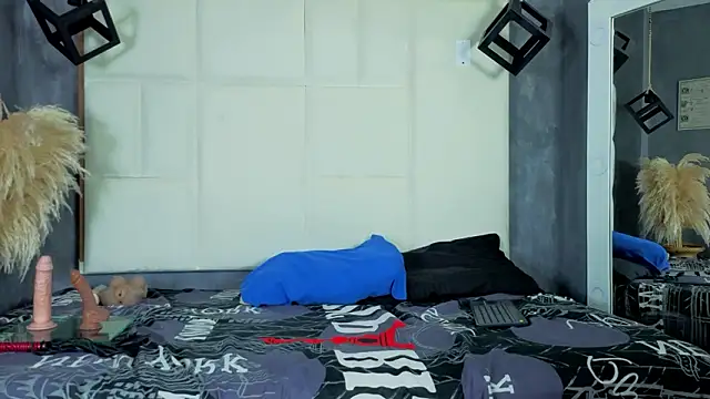 Liam forest  online show from February 9, 2026, 5:27 am