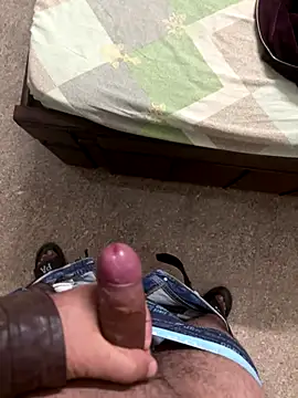 Snapshot of Hotguyforfun chatting on December 4, 2025, 12:15 pm Hotguyforfun online show from December 4, 2025, 12:15 pm