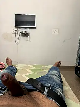 Snapshot of Hotguyforfun chatting on December 5, 2025, 12:15 pm Hotguyforfun online show from December 5, 2025, 12:15 pm