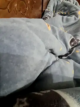 Boyshow88 online show from November 18, 2025, 2:42 pm