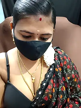 Snapshot of Tamil_Lotus chatting on December 18, 2025, 4:55 pm Tamil Lotus online show from December 18, 2025, 4:55 pm