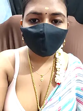 Snapshot of Tamil_Lotus chatting on December 19, 2025, 5:15 pm Tamil Lotus online show from December 19, 2025, 5:15 pm