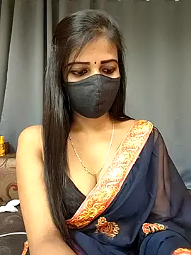 Misss-julli online show from November 30, 2025, 2:51 pm