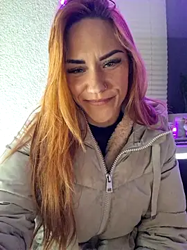 SlimBellaa online show from November 28, 2025, 9:15 pm