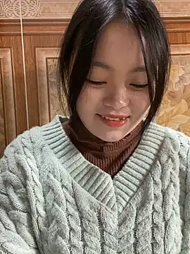 Julia-Elsa online show from November 4, 2025, 4:05 am