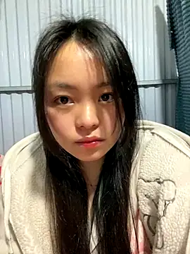 Julia-Elsa online show from December 19, 2025, 4:42 pm