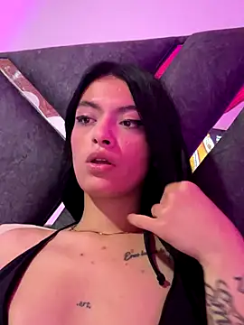 LiaCollings online show from November 21, 2025, 11:42 am