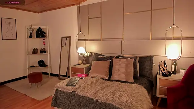 Snapshot of Lina_Montclair chatting on January 14, 2026, 6:22 pm Lina Montclair online show from January 14, 2026, 6:22 pm