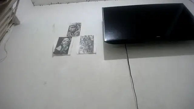 Snapshot of Foxy_Lovex chatting on February 4, 2026, 1:22 am Foxy Lovex online show from February 4, 2026, 1:22 am