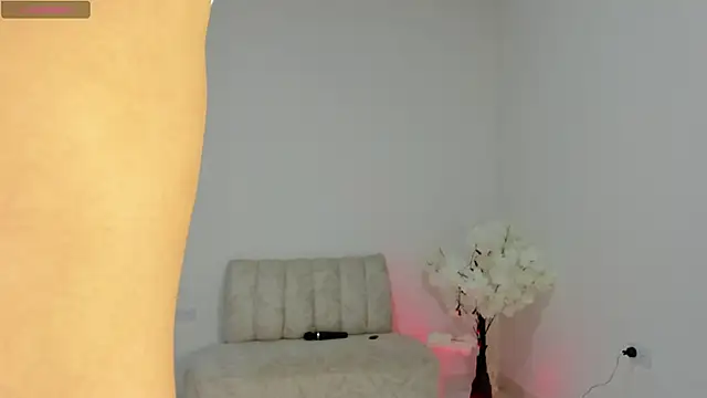 Snapshot of luxurykatty chatting on September 22, 2025, 11:11 pm luxurykatty online show from September 22, 2025, 11:11 pm