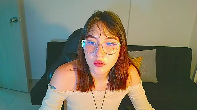 Snapshot of Yulienneg chatting on February 25, 2026, 12:00 am Yulienneg online show from February 25, 2026, 12:00 am