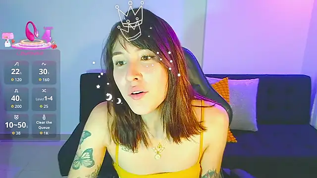 Snapshot of Yulienneg chatting on February 15, 2026, 12:11 am Yulienneg online show from February 15, 2026, 12:11 am